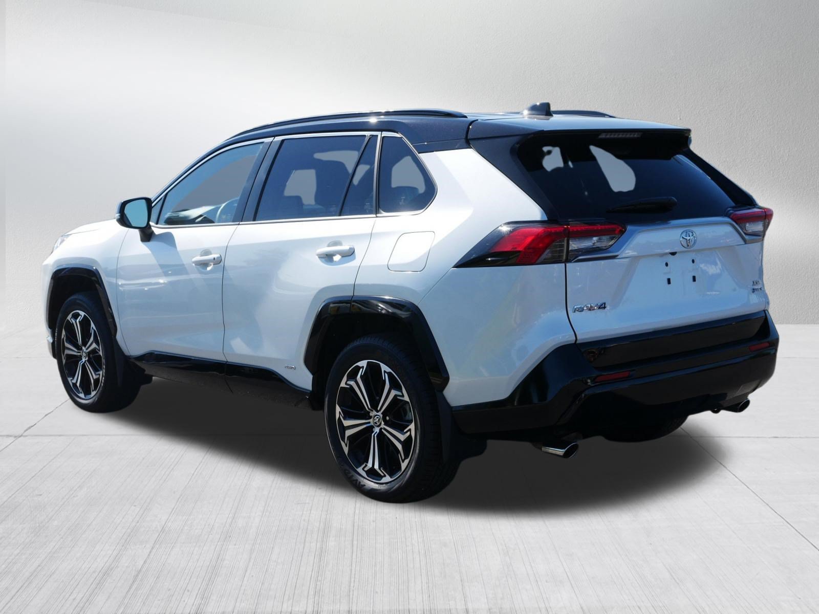 Used 2025 Toyota RAV4 XSE w/ Weather Package AWD/4WD image 5