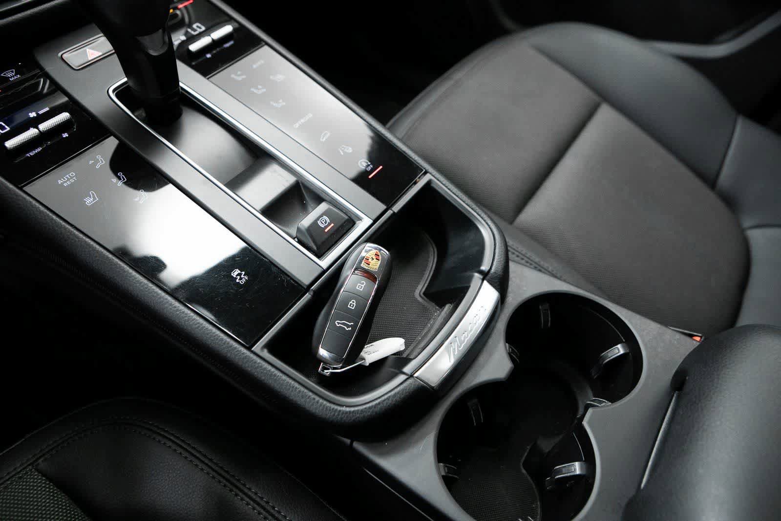 Certified 2023 Porsche Macan image 23