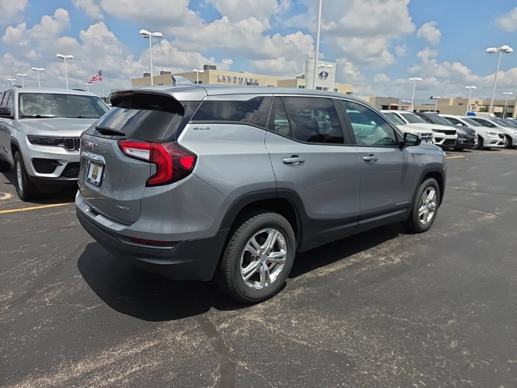 Used 2024 GMC Terrain SLE AWD/4WD image 6