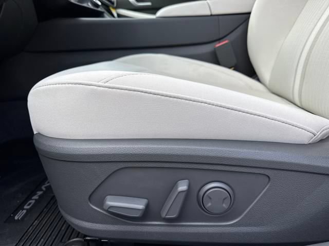 Used 2025 Hyundai Sonata SEL FWD image 14