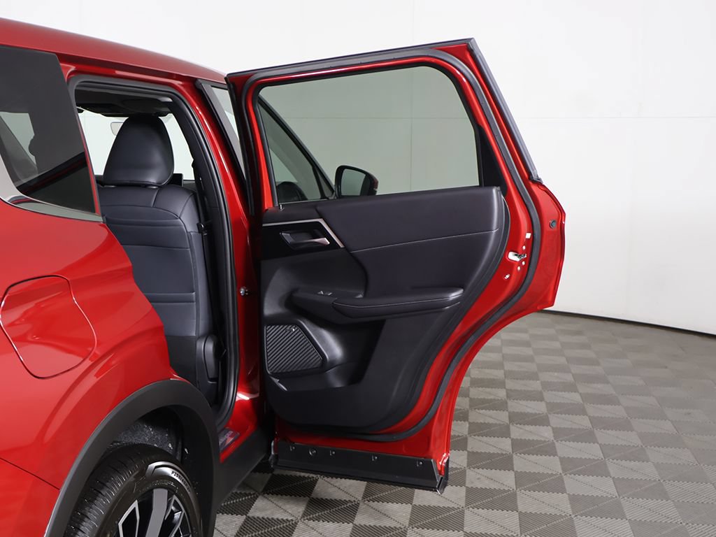 New 2026 Mitsubishi Outlander SE FWD image 24