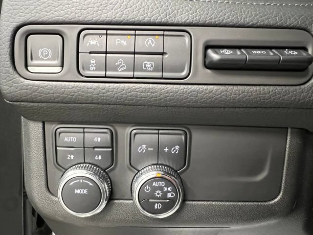 Used 2023 GMC Yukon Denali AWD/4WD image 30