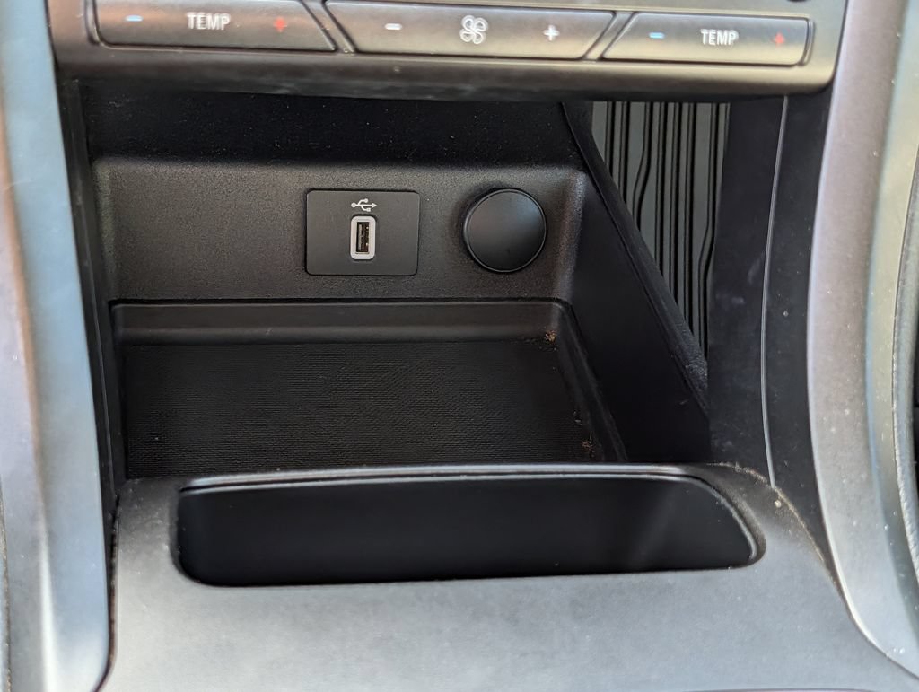 Used 2018 Ford Fusion Titanium FWD image 19