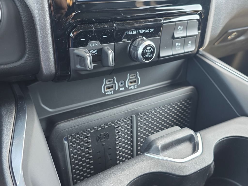 New 2026 RAM 1500 Laramie w/ Night Edition AWD/4WD image 17