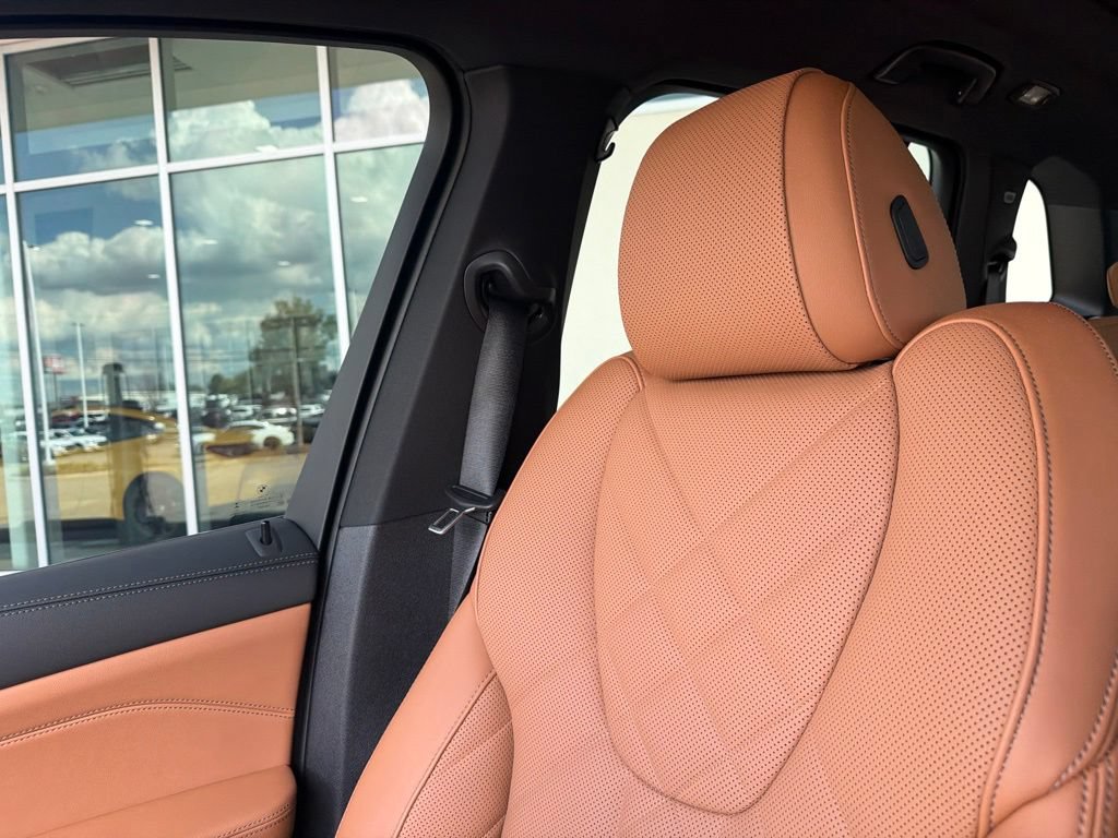 Used 2024 BMW X5 xDrive40i w/ M Sport Package AWD/4WD image 24