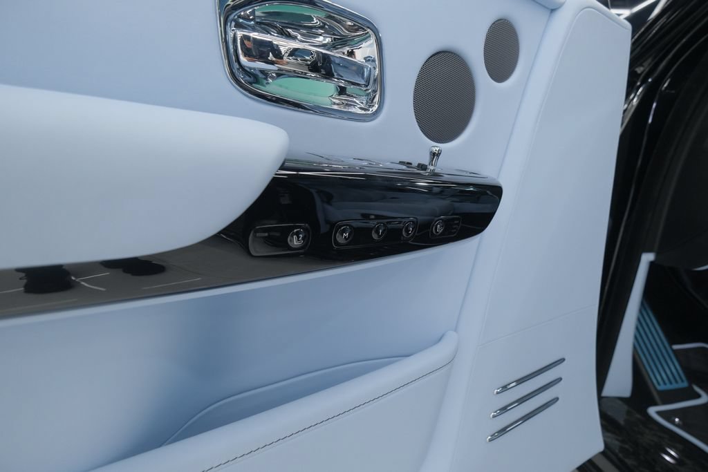 Used 2026 Rolls-Royce Phantom Sedan RWD image 70