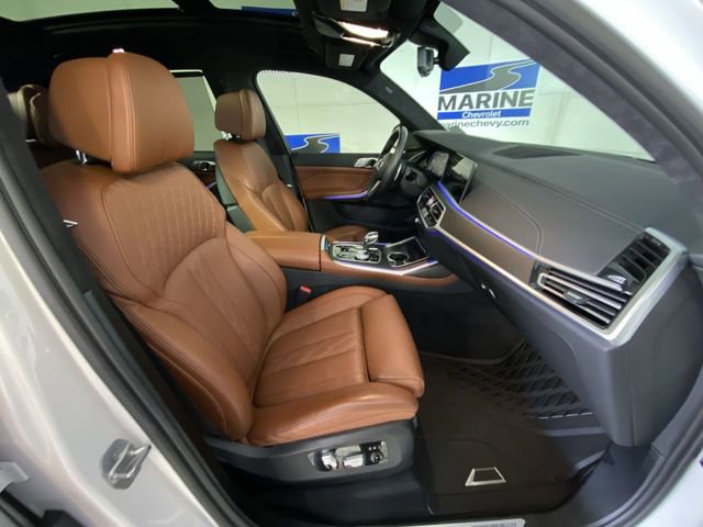 Used 2022 BMW X7 M50i w/ Dynamic Handling Package image 35