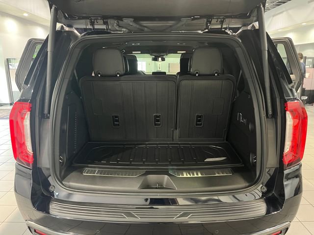 Used 2024 GMC Yukon AT4 w/ Technology Package AWD/4WD image 10
