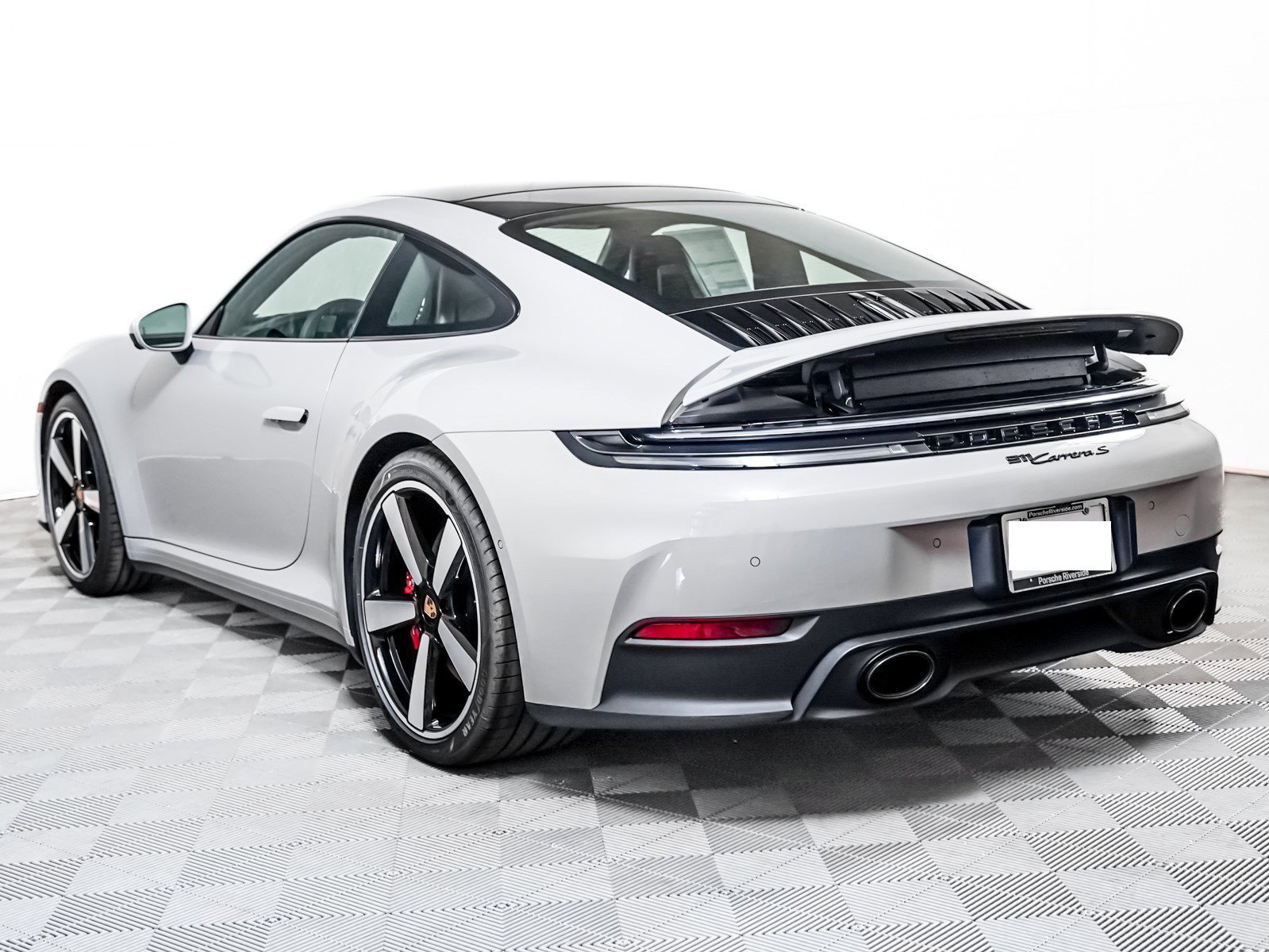 Used 2025 Porsche 911 Carrera S RWD image 3