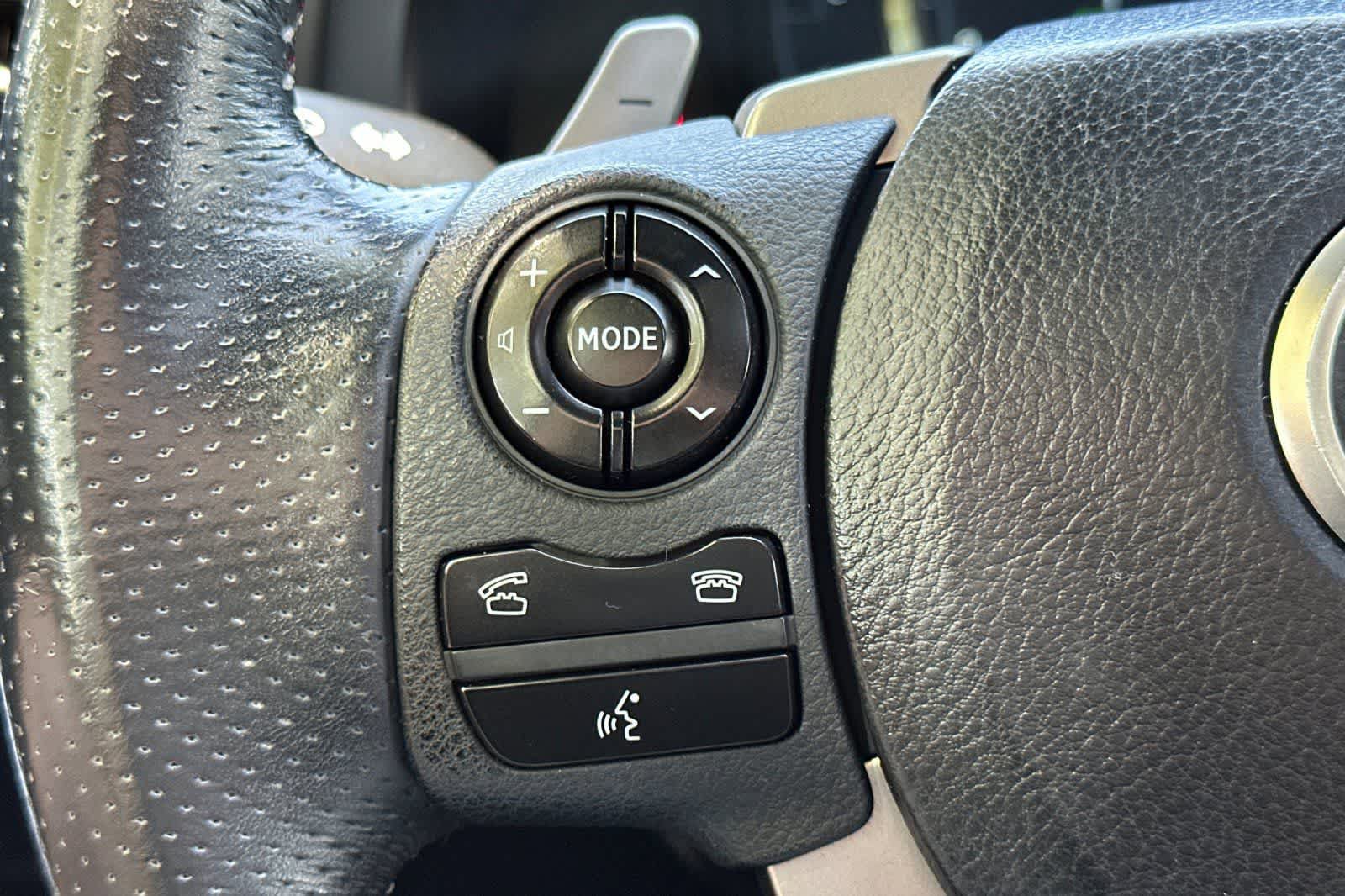 Used 2015 Lexus IS 350 w/ F-Sport Package RWD image 31