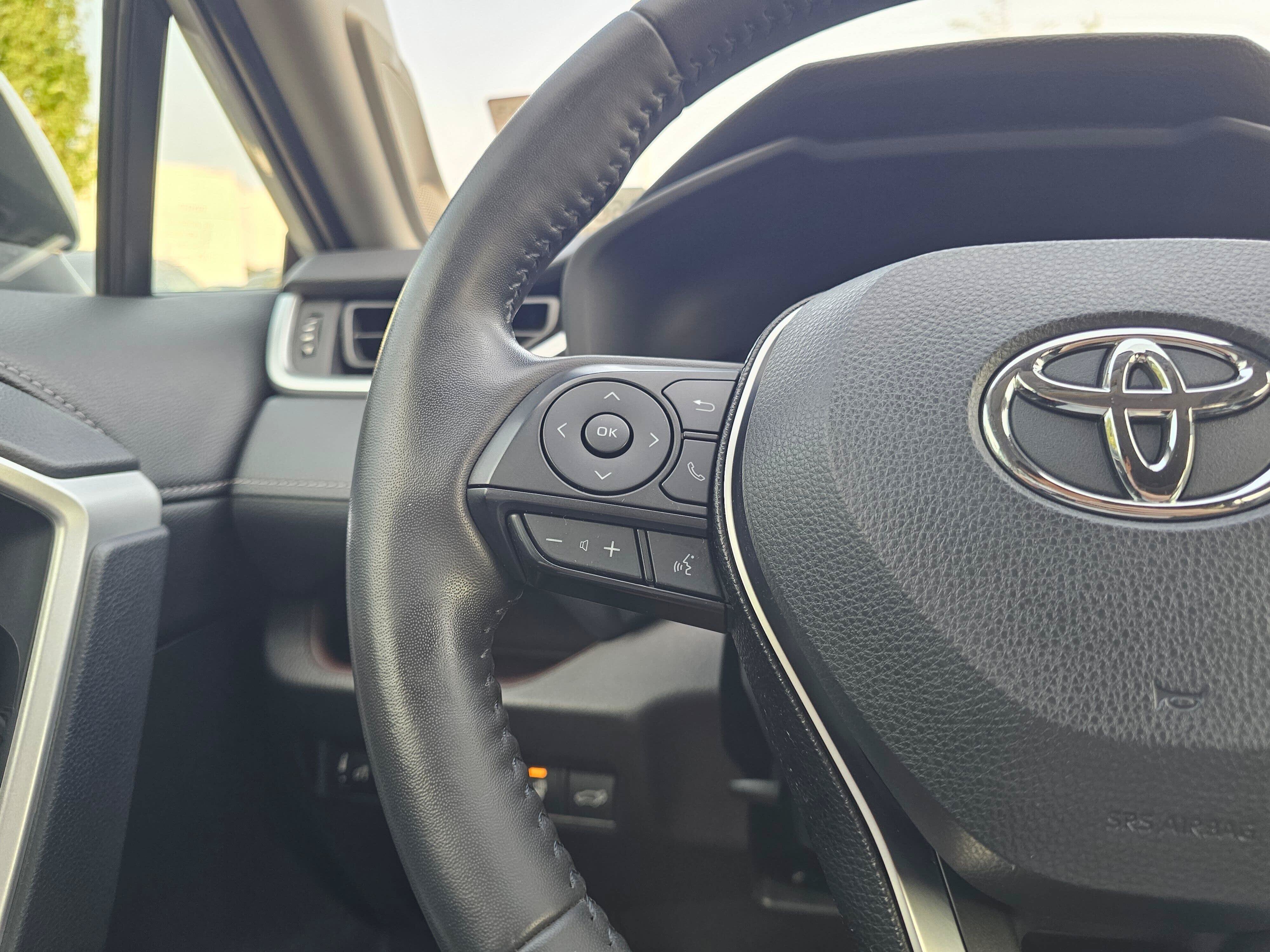 Used 2020 Toyota RAV4 Limited AWD/4WD image 34