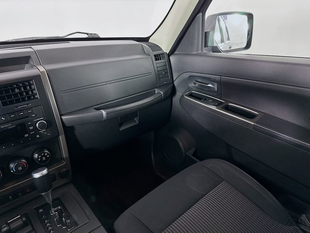 Used 2010 Jeep Liberty Renegade AWD/4WD image 24