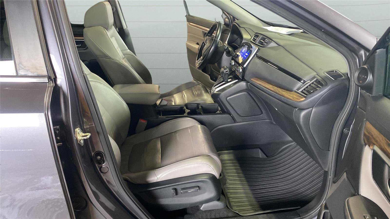 Used 2017 Honda CR-V Touring image 21