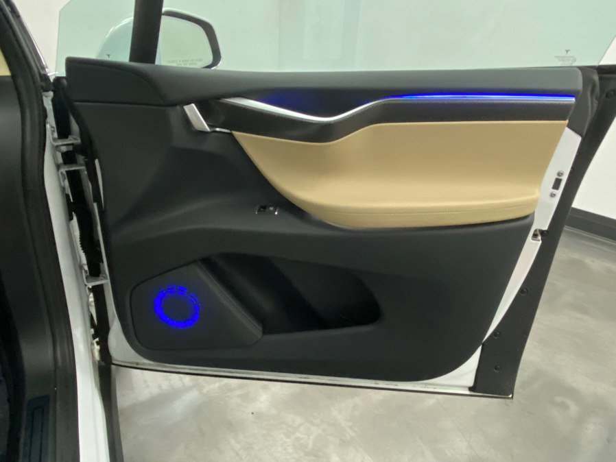 Used 2017 Tesla Model X 90D image 42