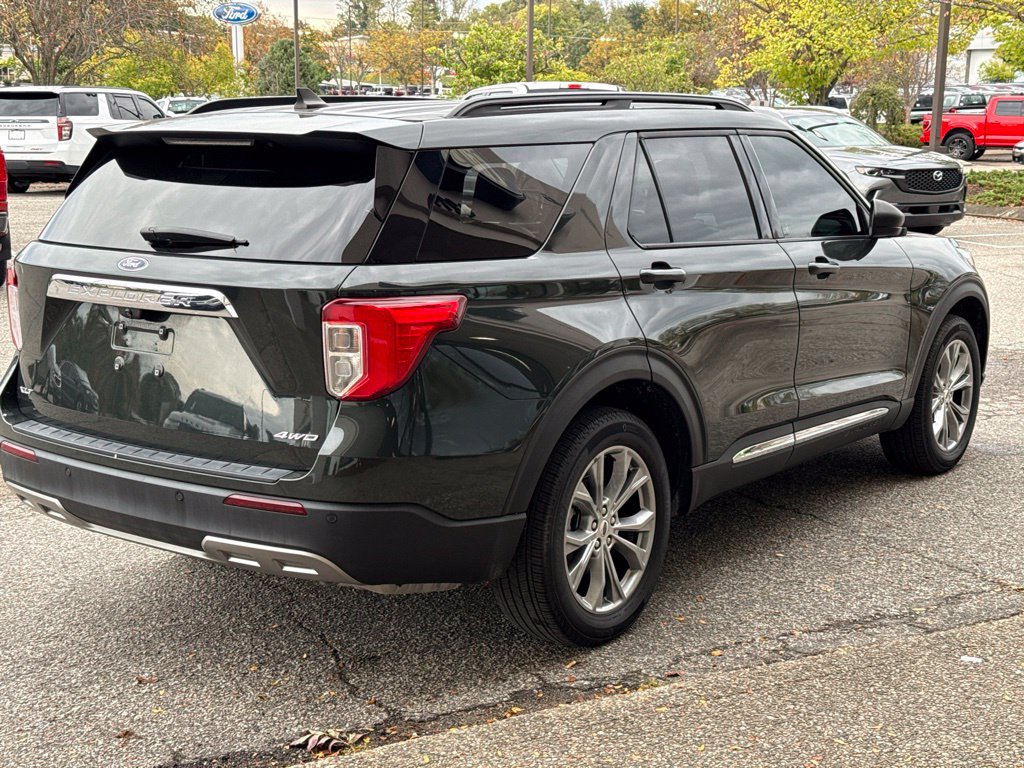 Used 2022 Ford Explorer XLT w/ Equipment Group 202A AWD/4WD image 12