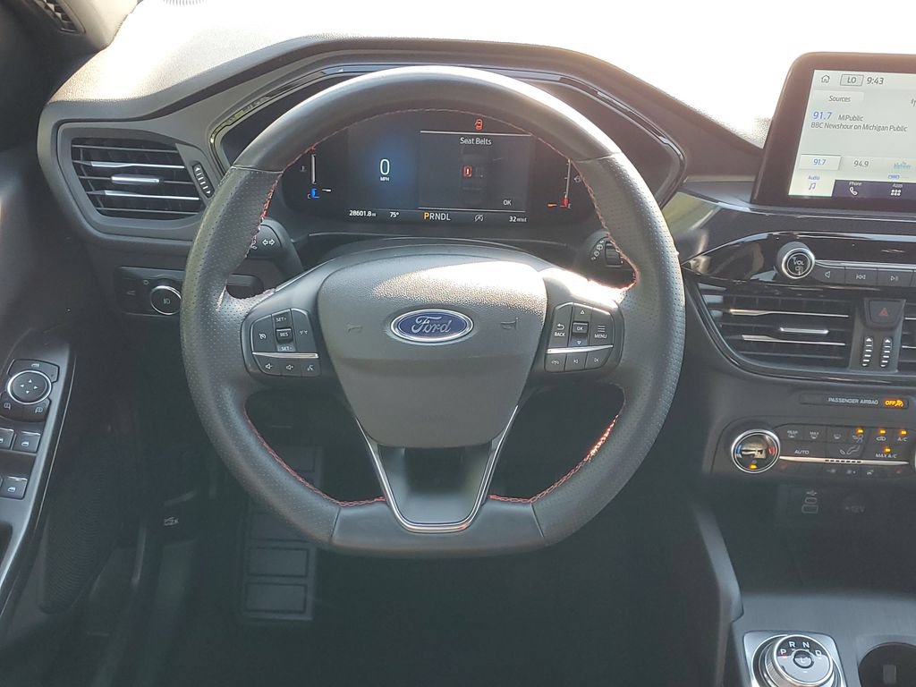 Used 2025 Ford Escape ST-Line Select AWD/4WD image 28