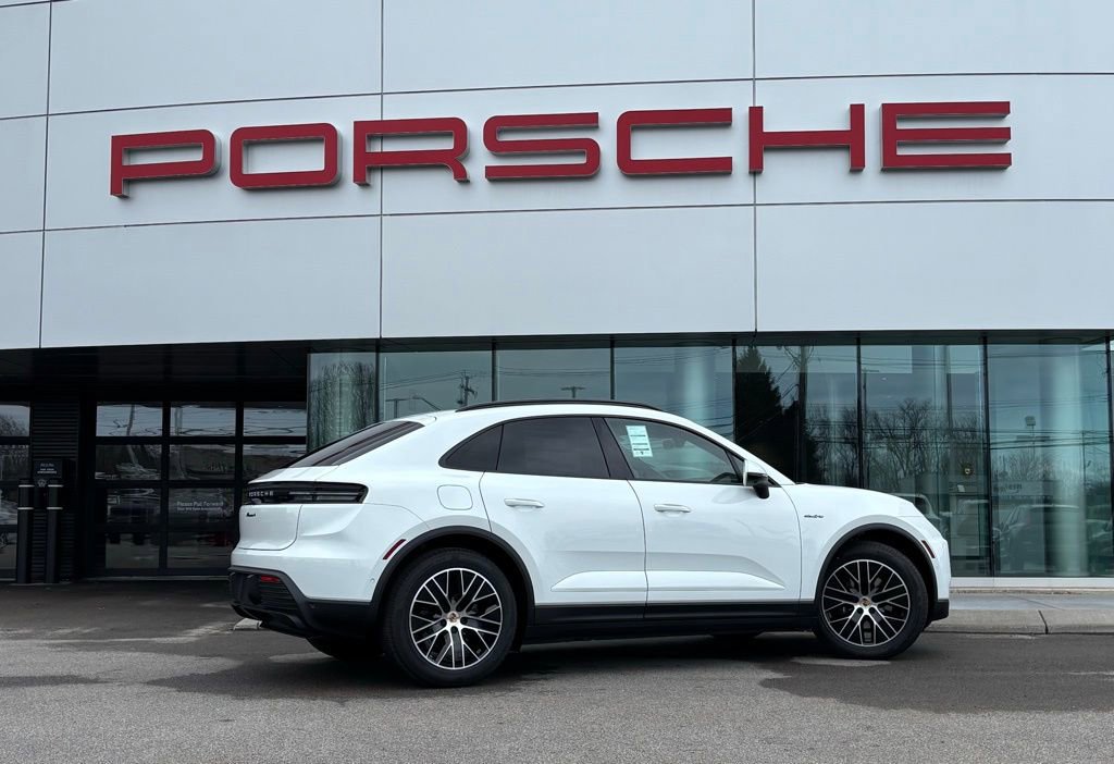 New 2026 Porsche Macan 4 Electric AWD/4WD image 14