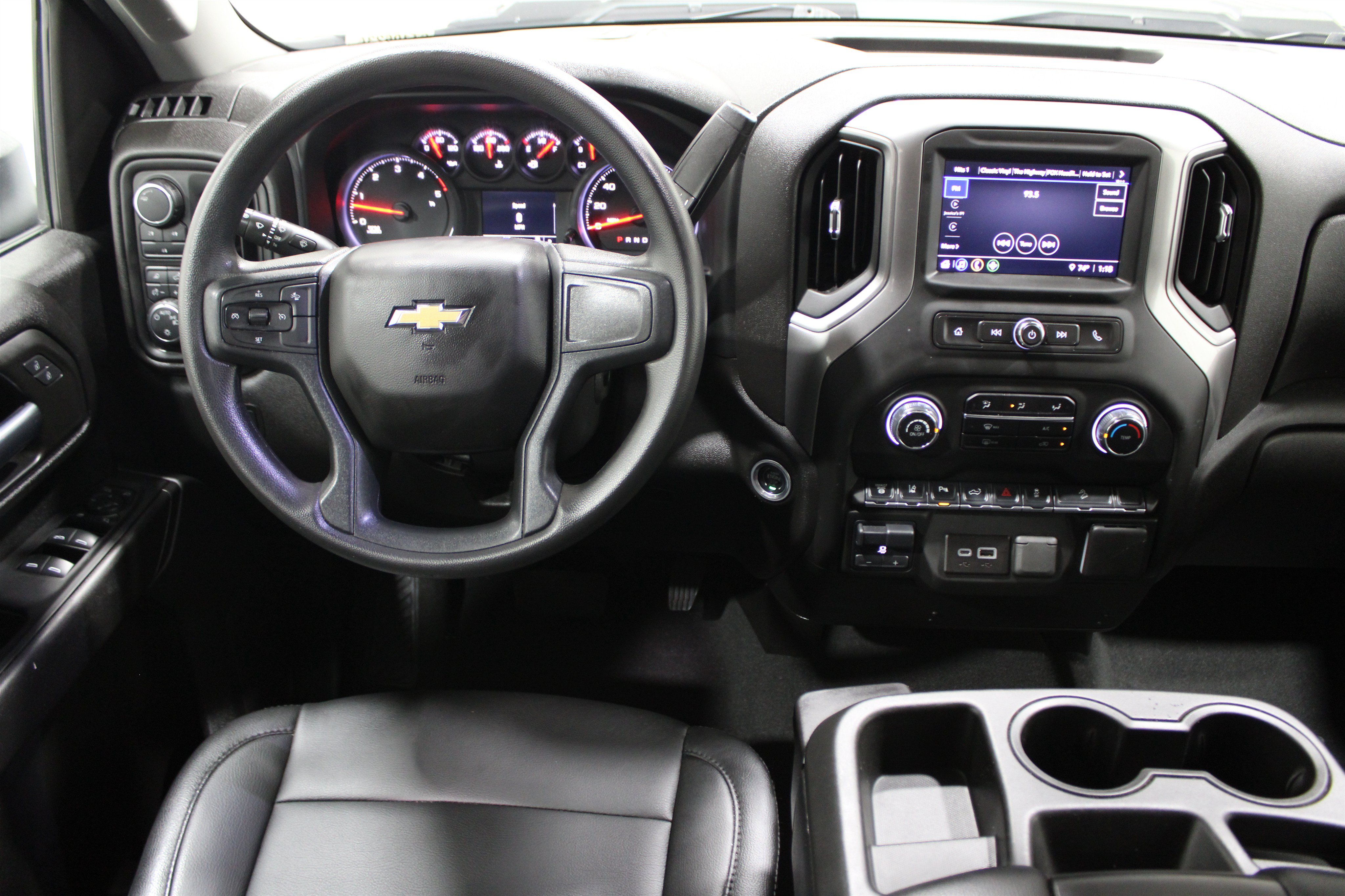 Used 2025 Chevrolet Silverado 2500 Custom w/ Custom Value Package AWD/4WD image 2