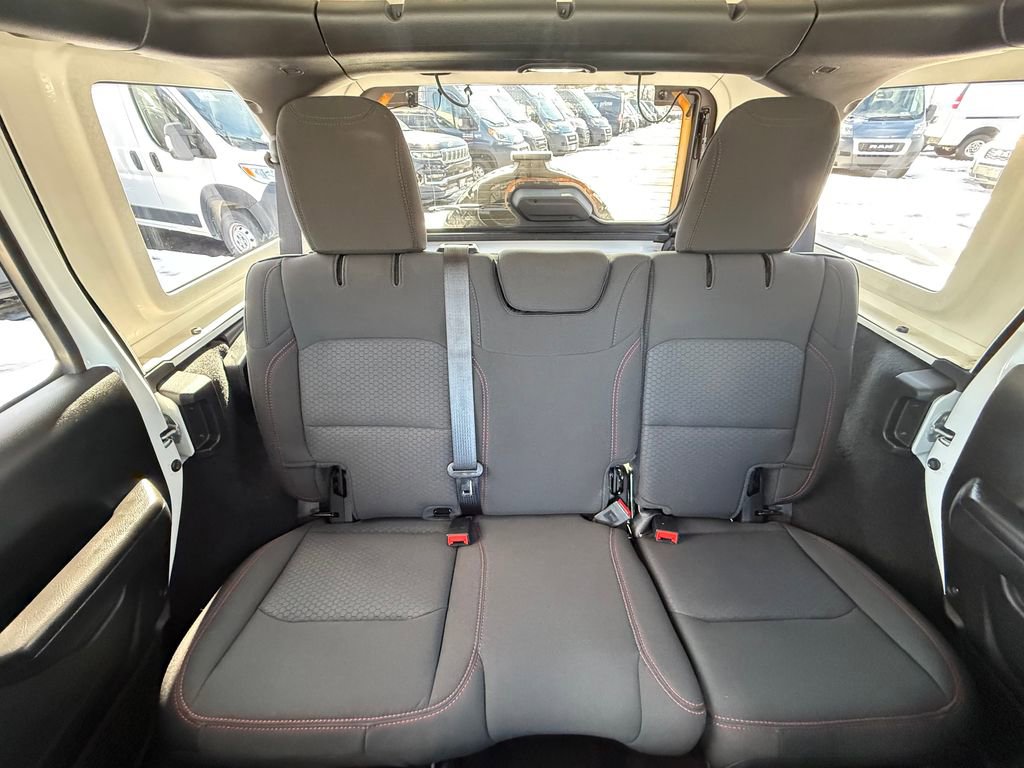 Used 2023 Jeep Wrangler Unlimited Rubicon w/ Cold Weather Group image 15