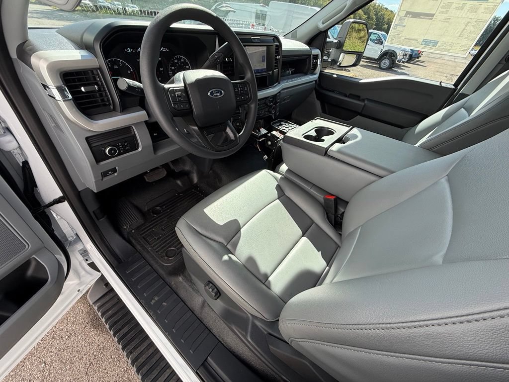 New 2026 Ford F550 4x4 Regular Cab Super Duty image 18