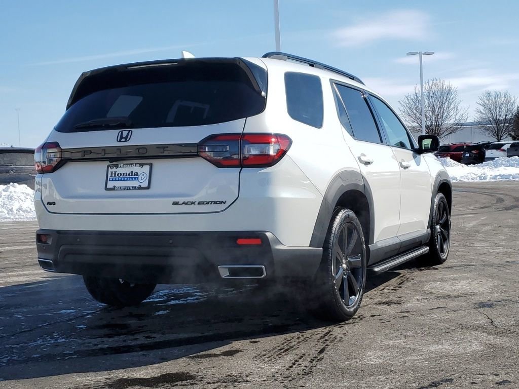 Used 2025 Honda Pilot Black Edition image 9