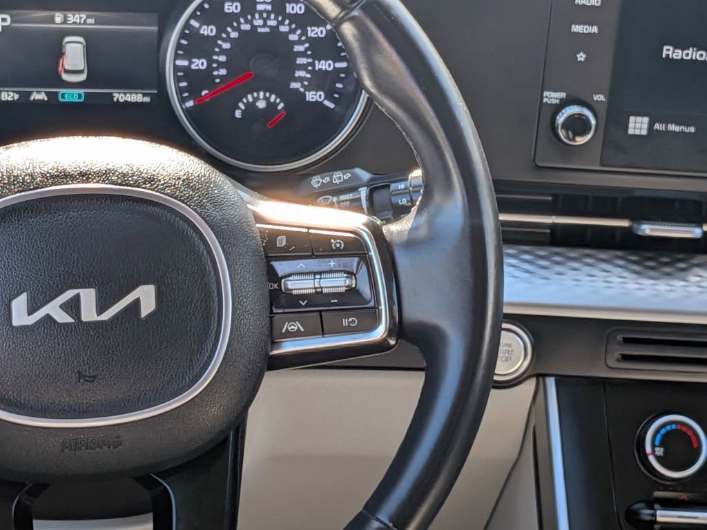 Used 2024 Kia Carnival LX image 24