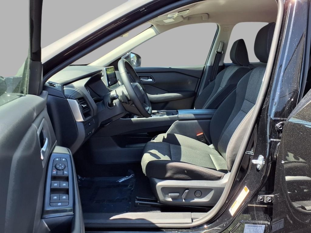 Used 2025 Nissan Rogue SV FWD image 22