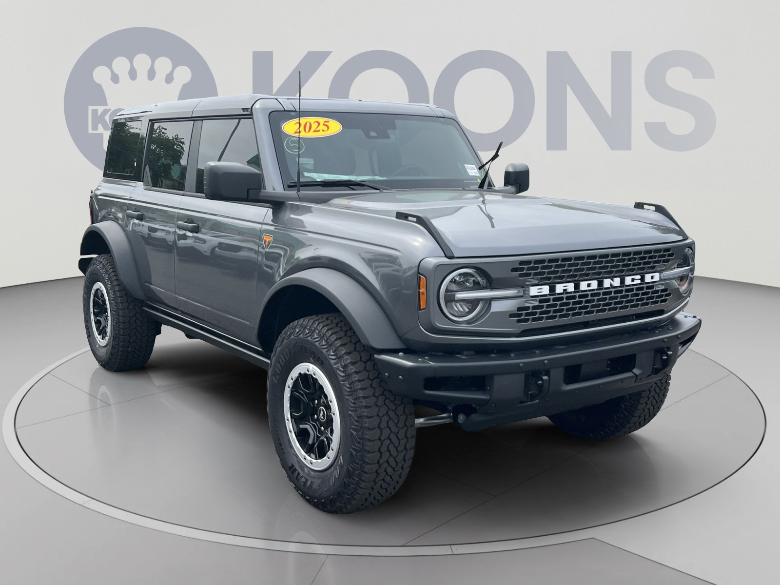 New 2025 Ford Bronco Badlands w/ Sasquatch Package AWD/4WD image 2