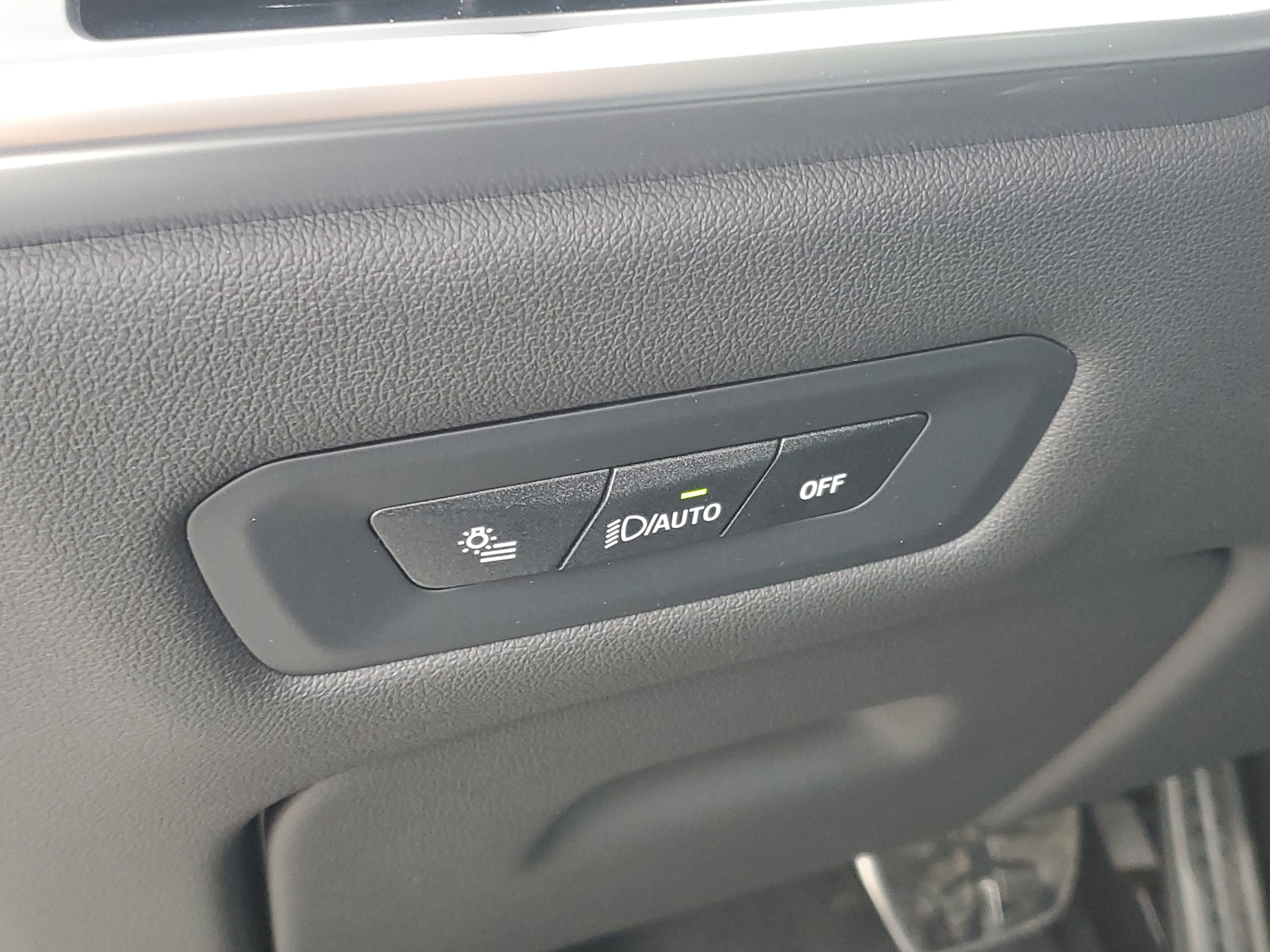 New 2026 BMW X5 xDrive40i w/ M Sport Package AWD/4WD image 11