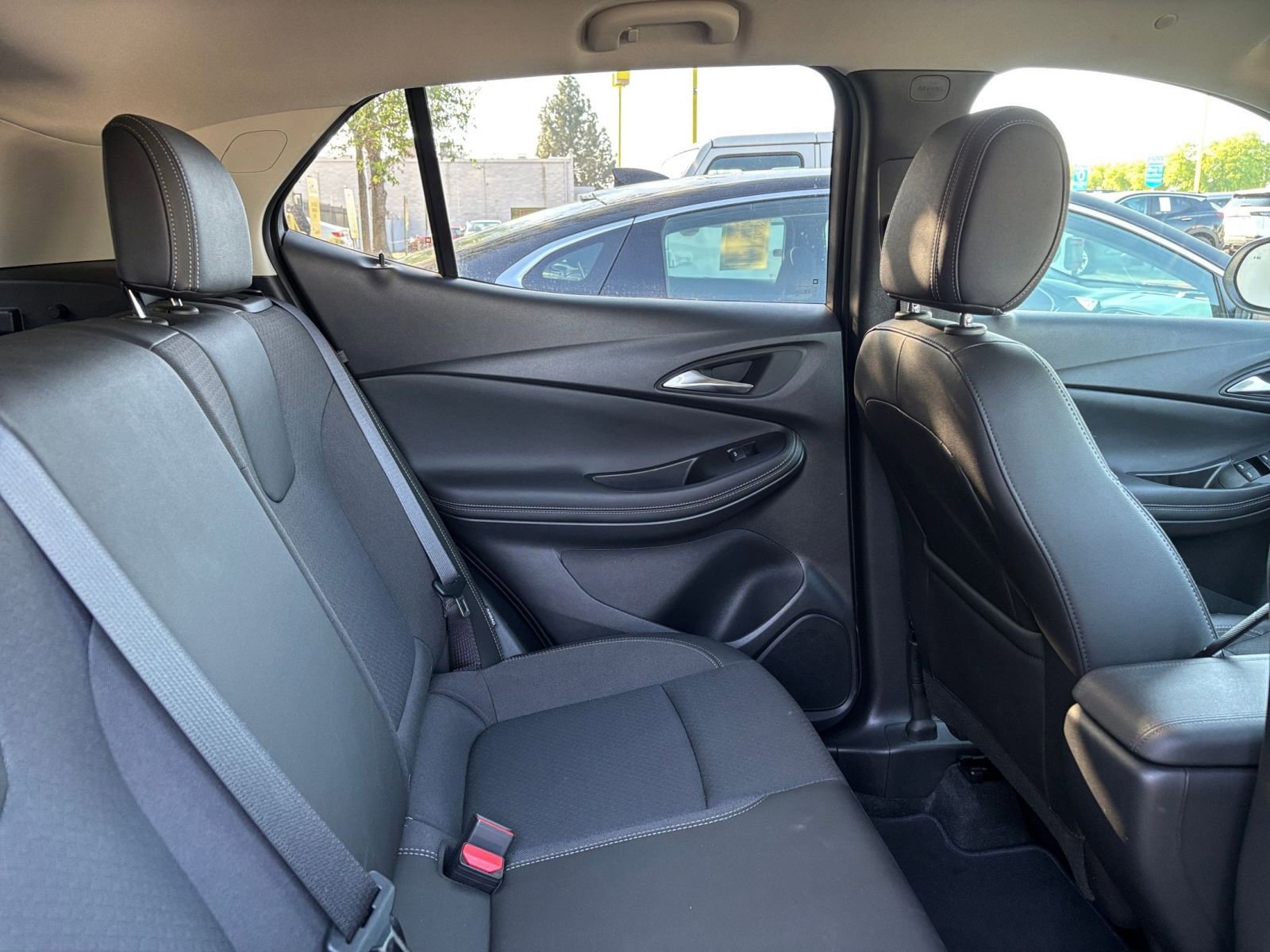 Used 2025 Buick Encore GX Preferred image 34