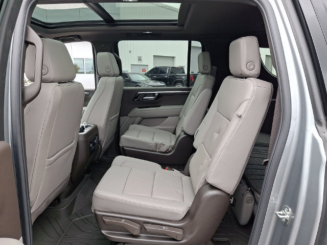 New 2026 Chevrolet Suburban Z71 w/ Z71 Off-Road Package AWD/4WD image 7