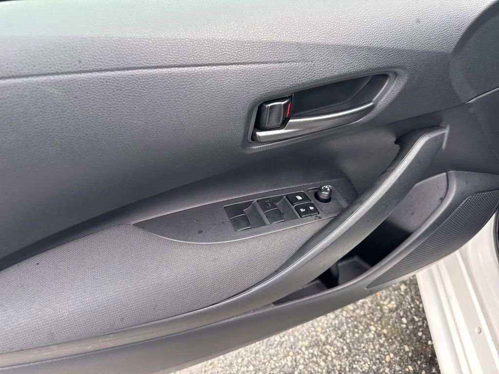 Used 2025 Toyota Corolla LE FWD image 23