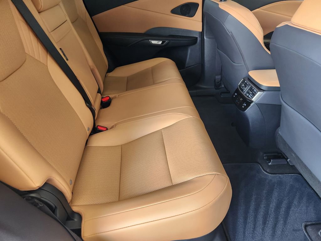 Used 2025 Lexus RX 350 Premium w/ Accessory Package (Z1) image 31