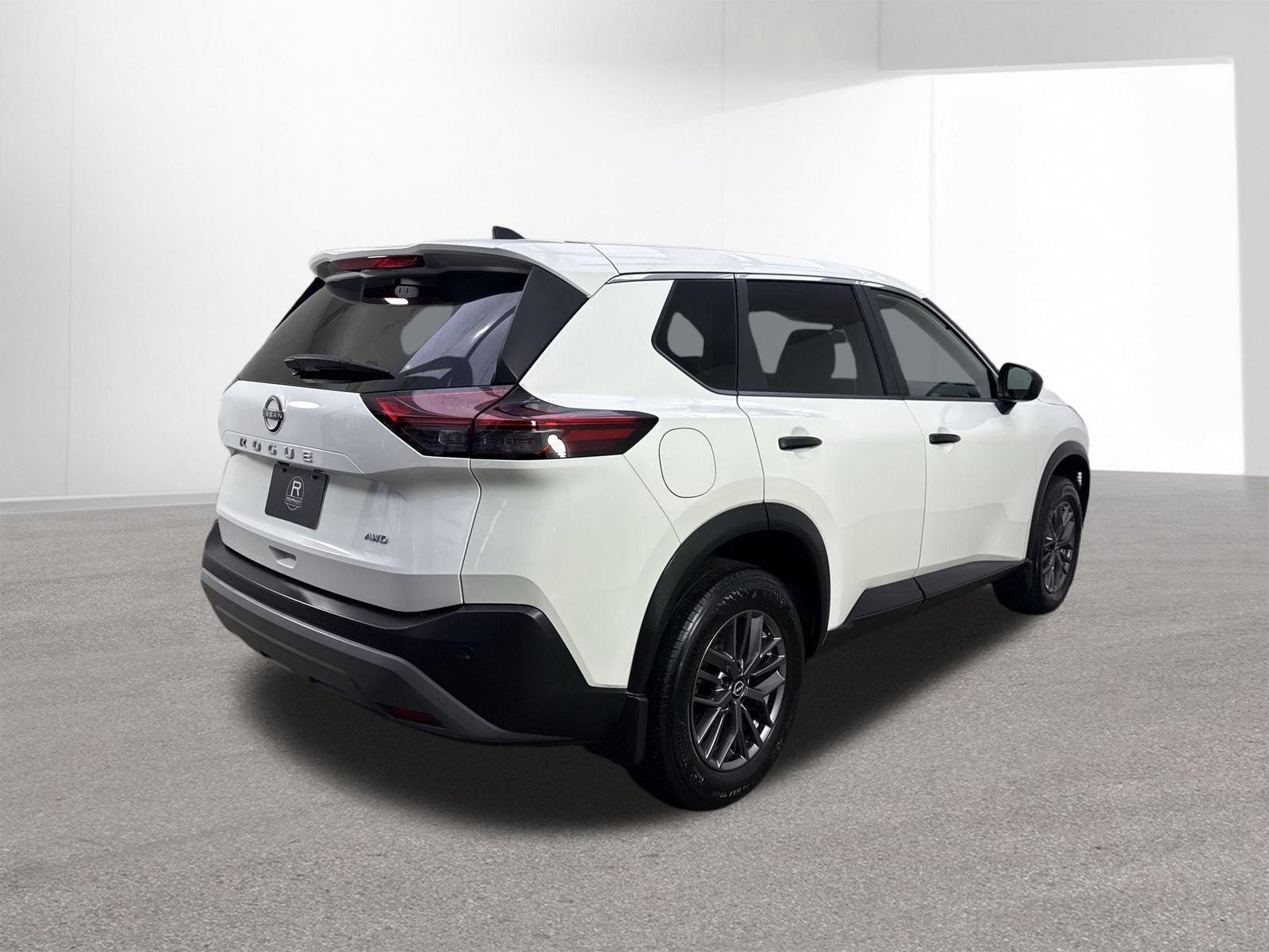 Used 2023 Nissan Rogue S AWD/4WD image 34