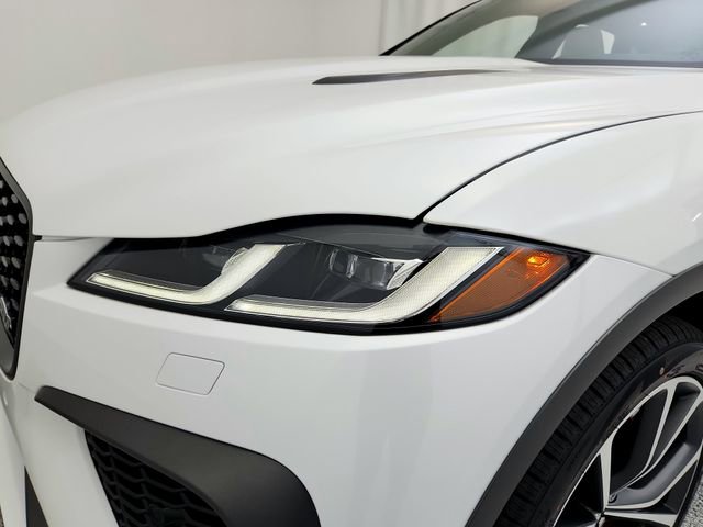 Certified 2026 Jaguar F-PACE SVR image 18