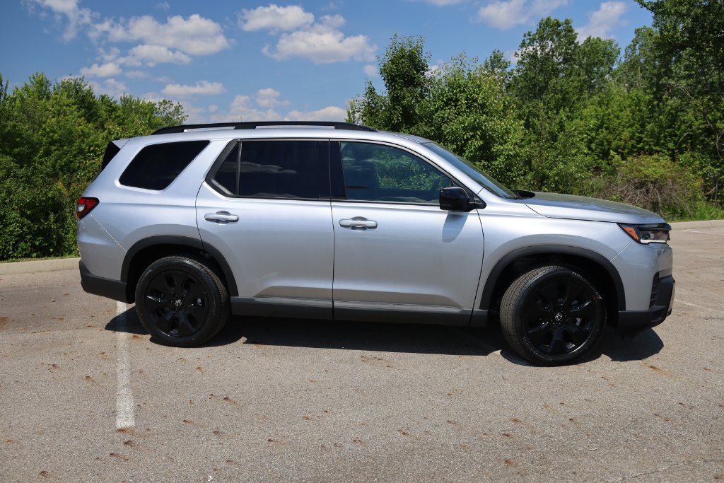 New 2026 Honda Pilot Black Edition image 7