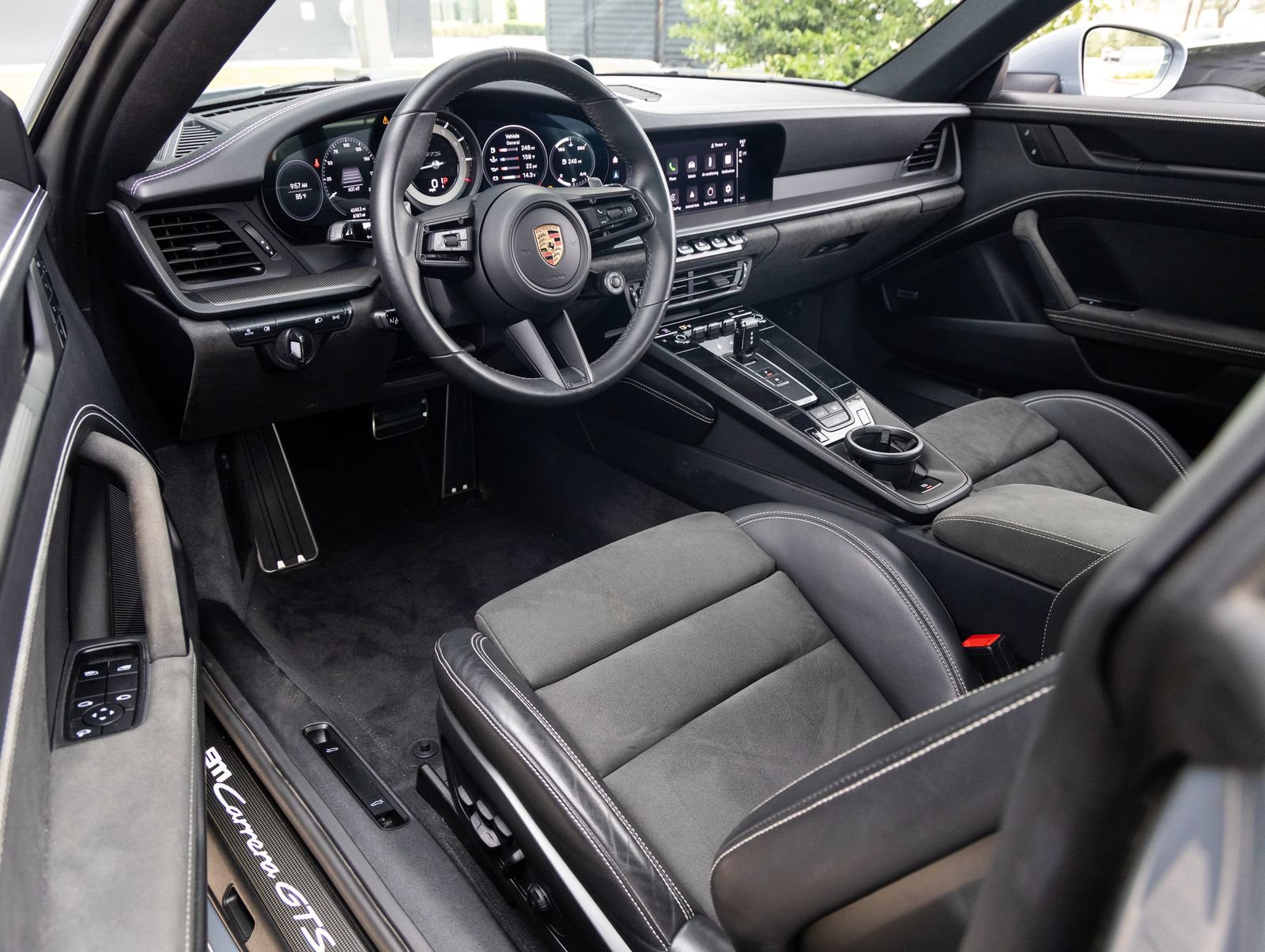 Certified 2023 Porsche 911 Carrera GTS RWD image 4