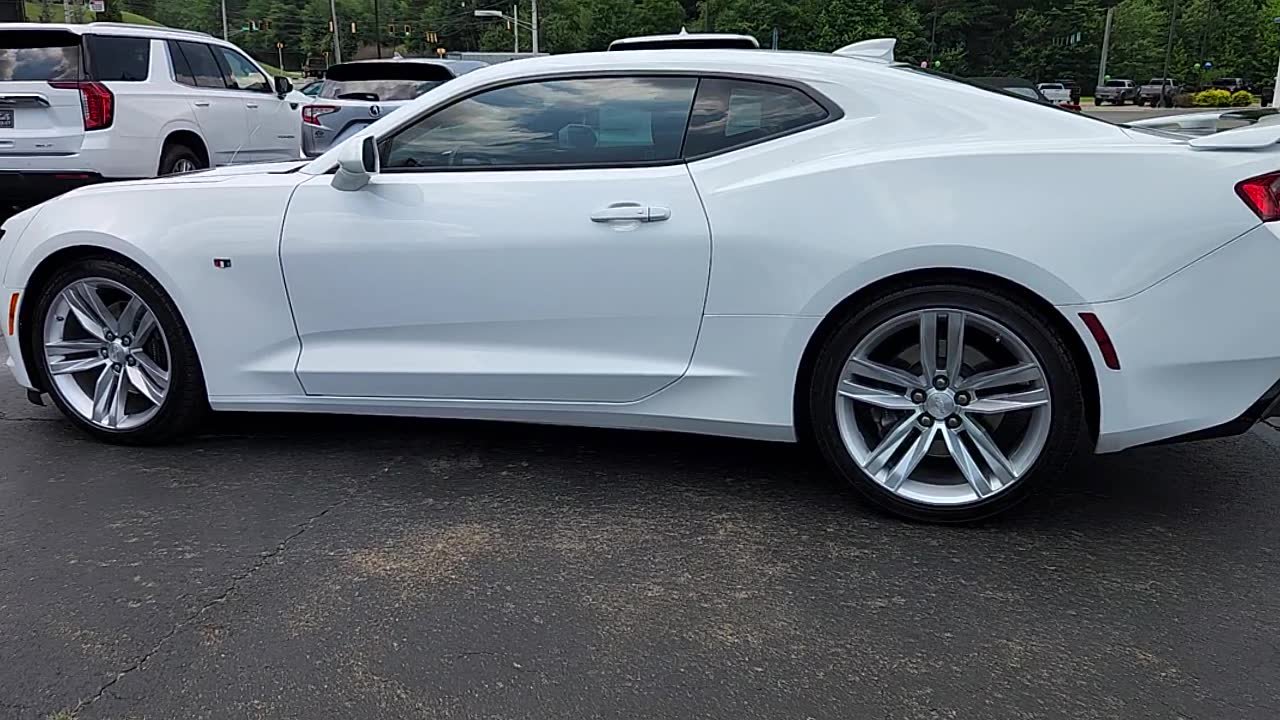 Used 2017 Chevrolet Camaro SS RWD image 2