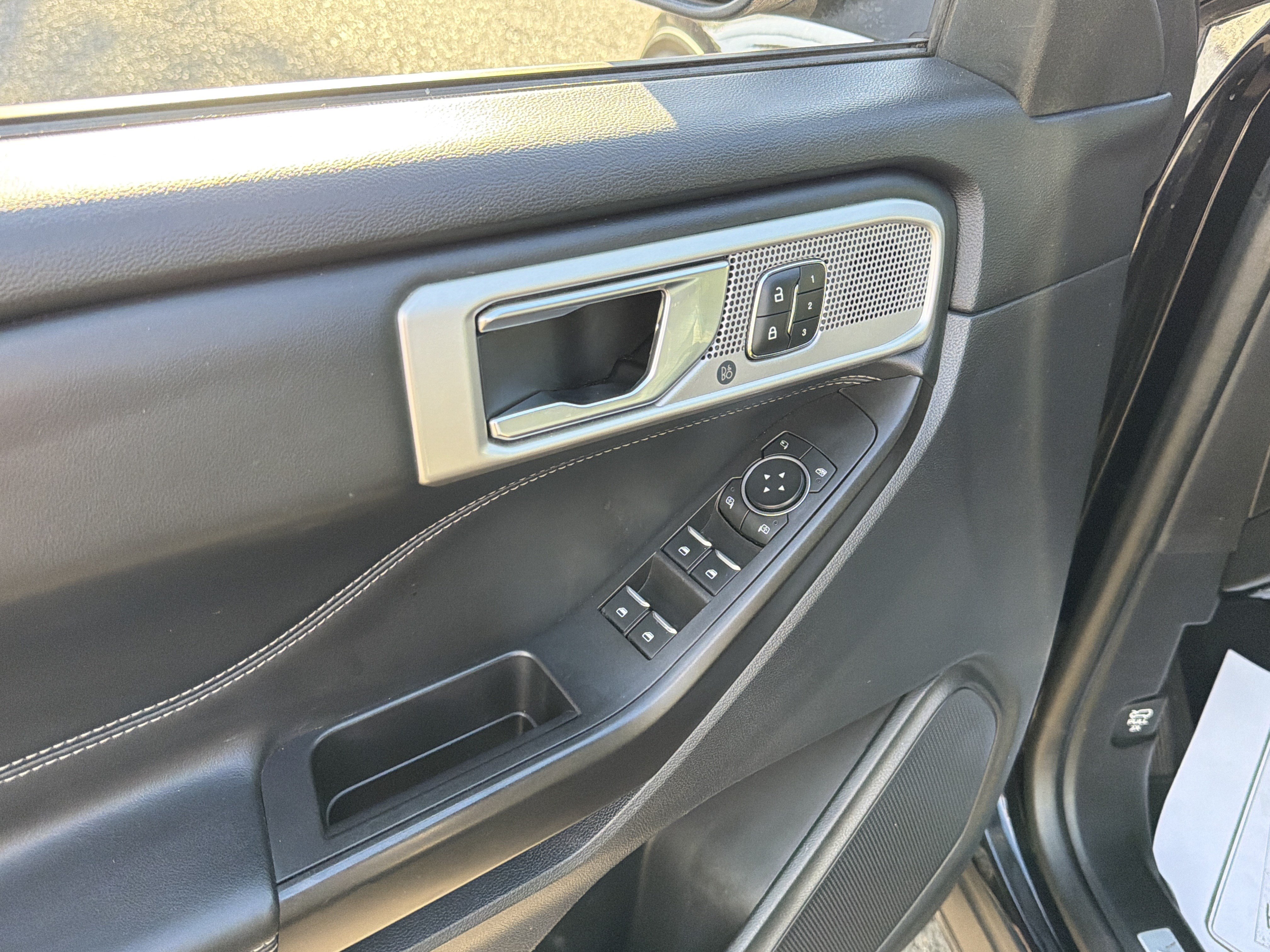 Used 2020 Ford Explorer Limited AWD/4WD image 14