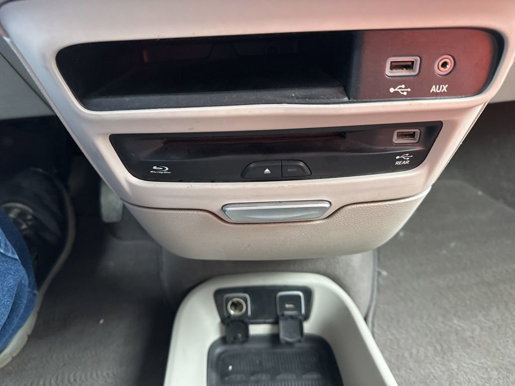 Used 2017 Chrysler Pacifica Touring-L Plus w/ Tire & Wheel Group image 31