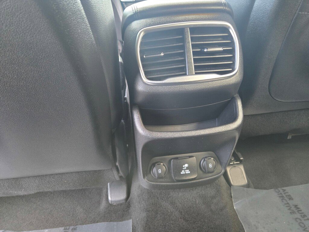 Used 2020 Hyundai Santa Fe Limited image 16