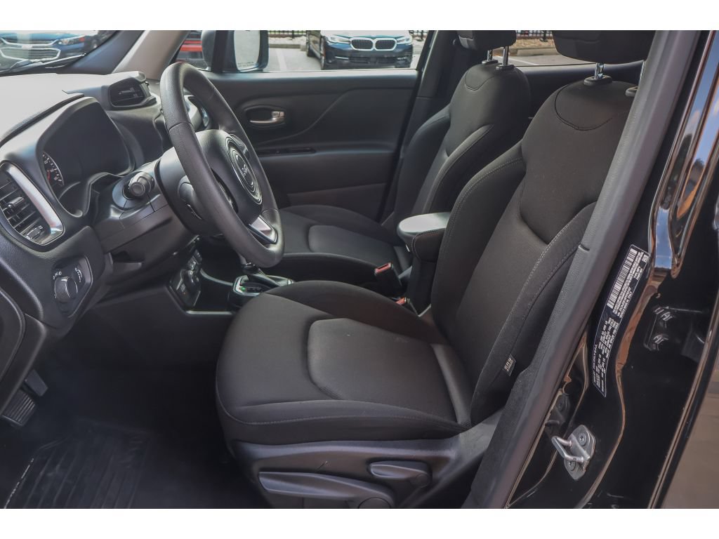 Used 2023 Jeep Renegade Latitude AWD/4WD image 12