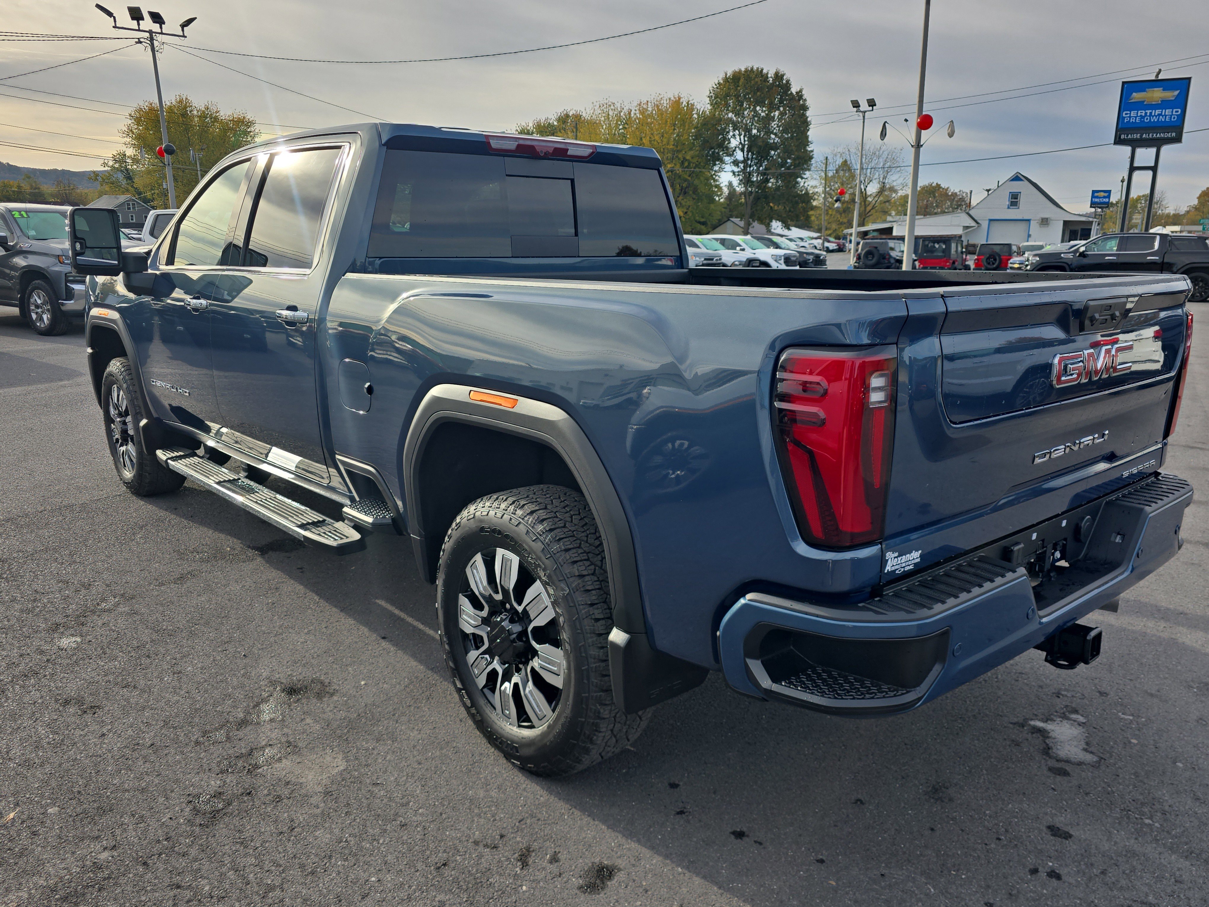 New 2026 GMC Sierra 2500 Denali w/ Denali Reserve Package image 6