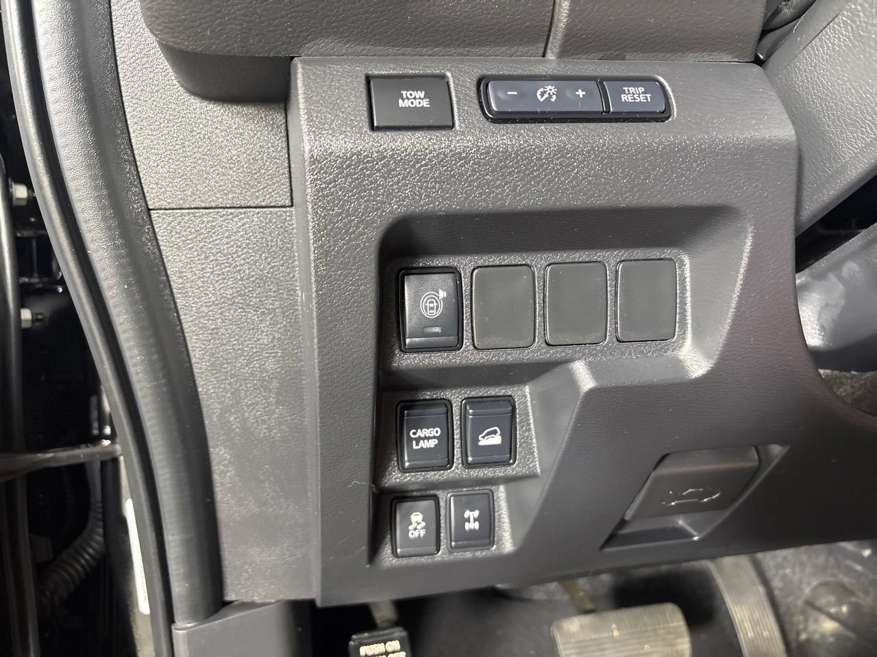 Used 2025 Nissan Frontier PRO-4X AWD/4WD image 21