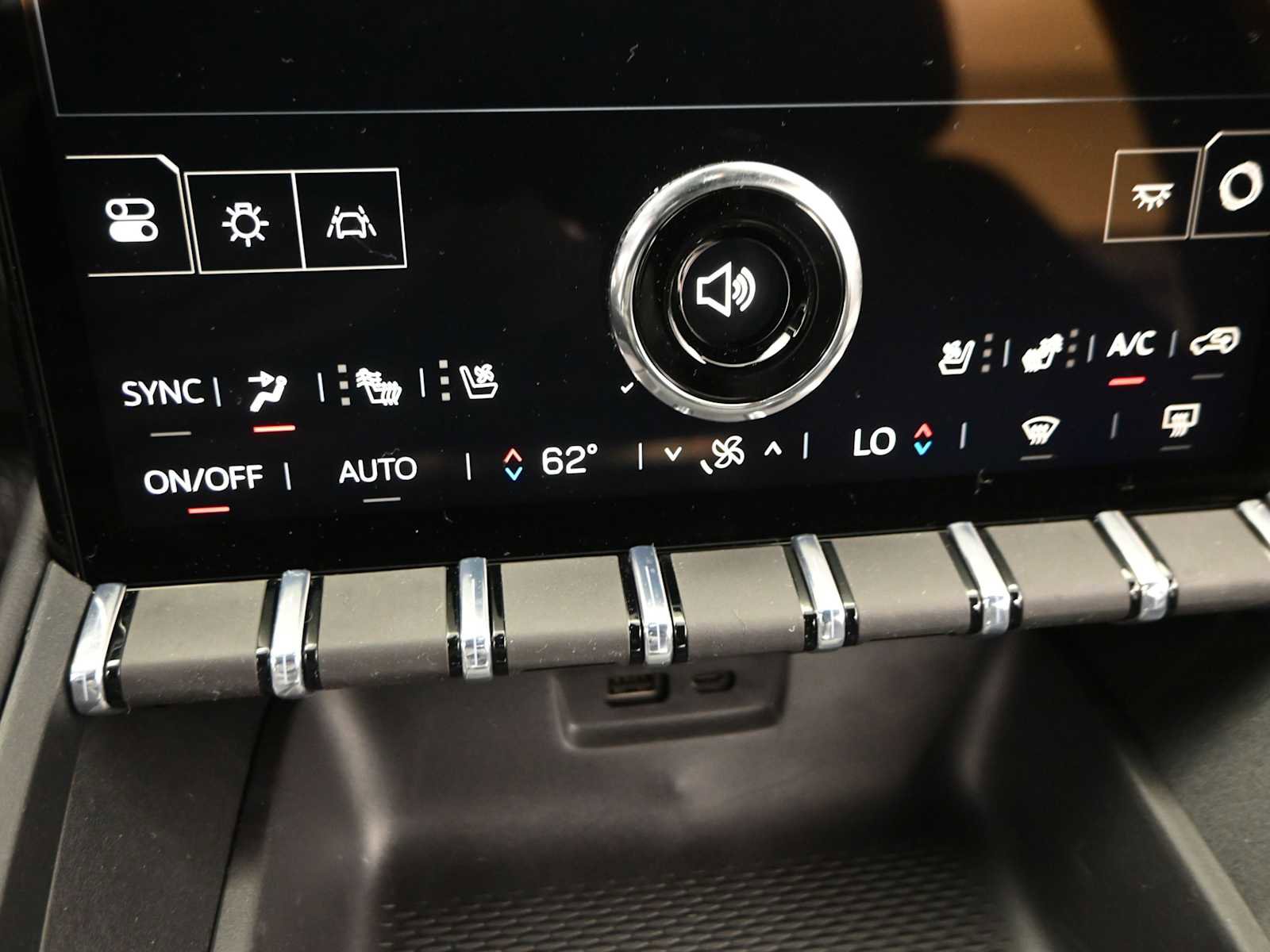 New 2026 GMC Terrain Elevation w/ Elevation Premium Package AWD/4WD image 19