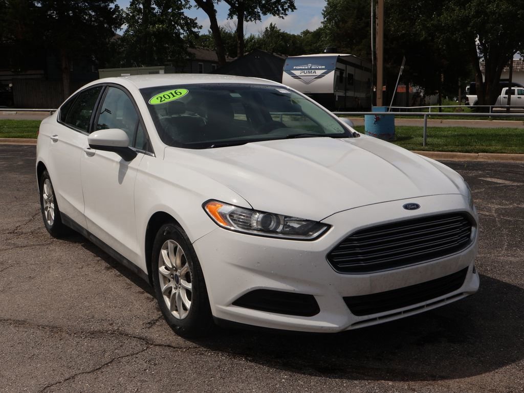 Used 2016 Ford Fusion S FWD image 10