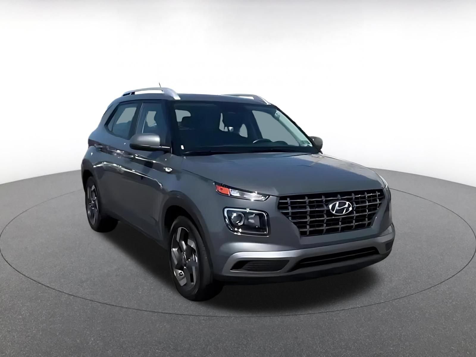 Used 2026 Hyundai Venue SEL FWD image 3