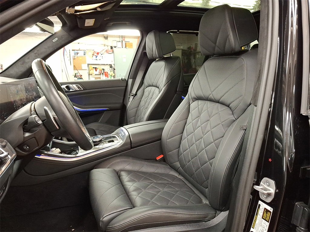 Used 2025 BMW X5 M60i w/ Executive Package image 10