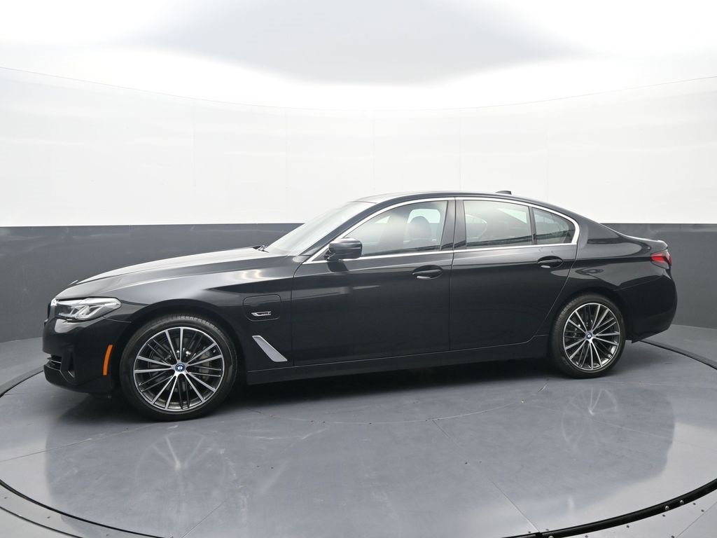 Used 2023 BMW 530e xDrive w/ Executive Package image 4