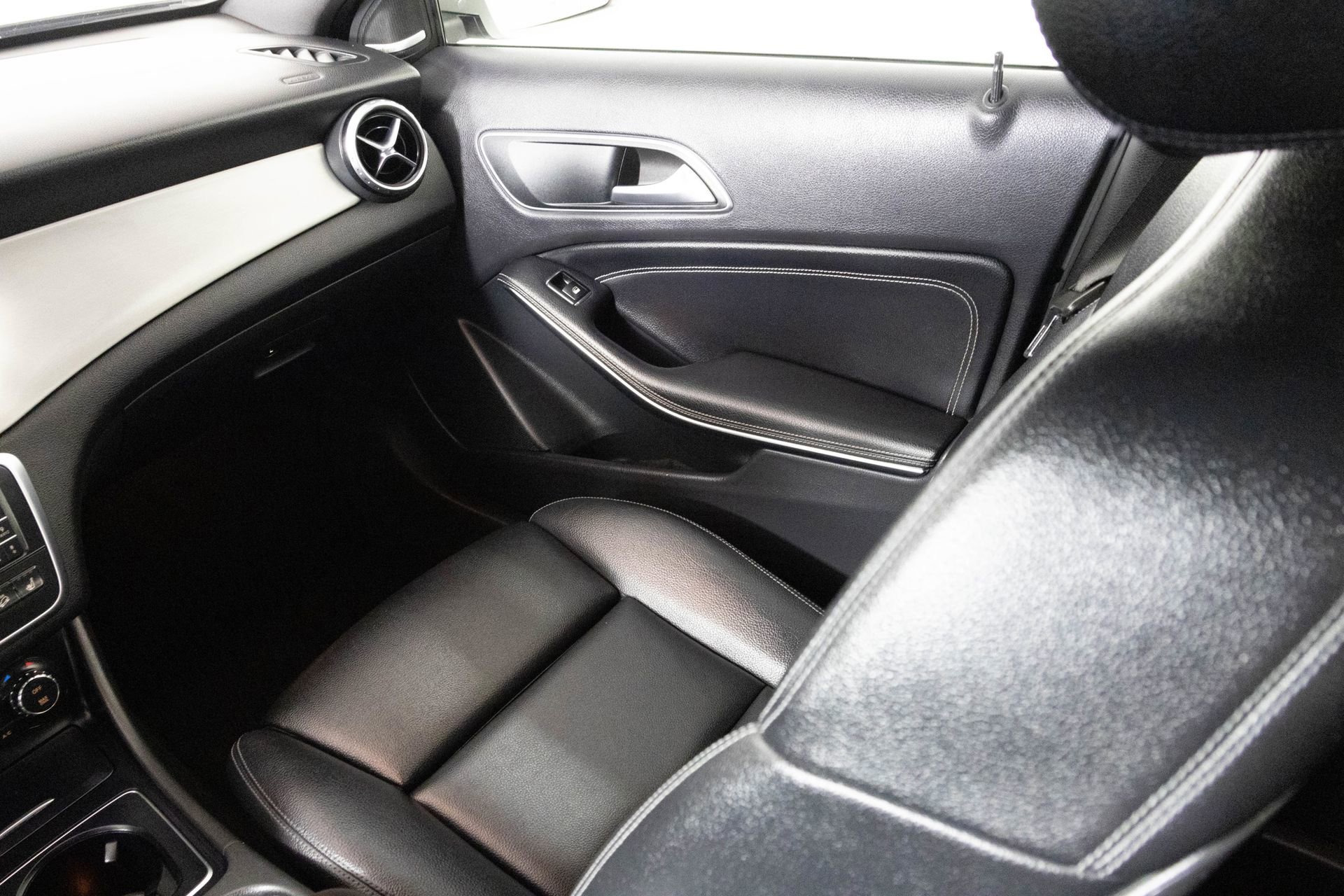 Used 2016 Mercedes-Benz GLA 250 GLA 250 image 34